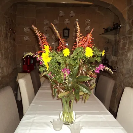Loggia Mariposa Bed & Breakfast 4*