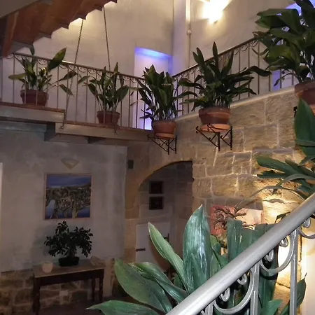 Loggia Mariposa לינה וארוחת בוקר 4*