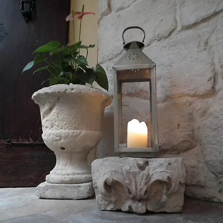 Loggia Mariposa לינה וארוחת בוקר Naxxar