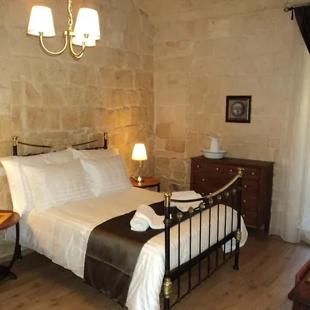 לינה וארוחת בוקר Loggia Mariposa Naxxar