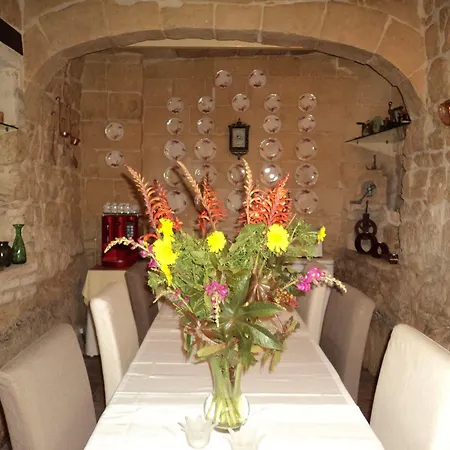 לינה וארוחת בוקר Loggia Mariposa Naxxar