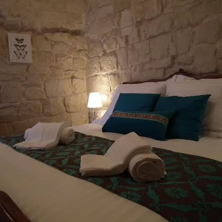 Loggia Mariposa Bed & Breakfast